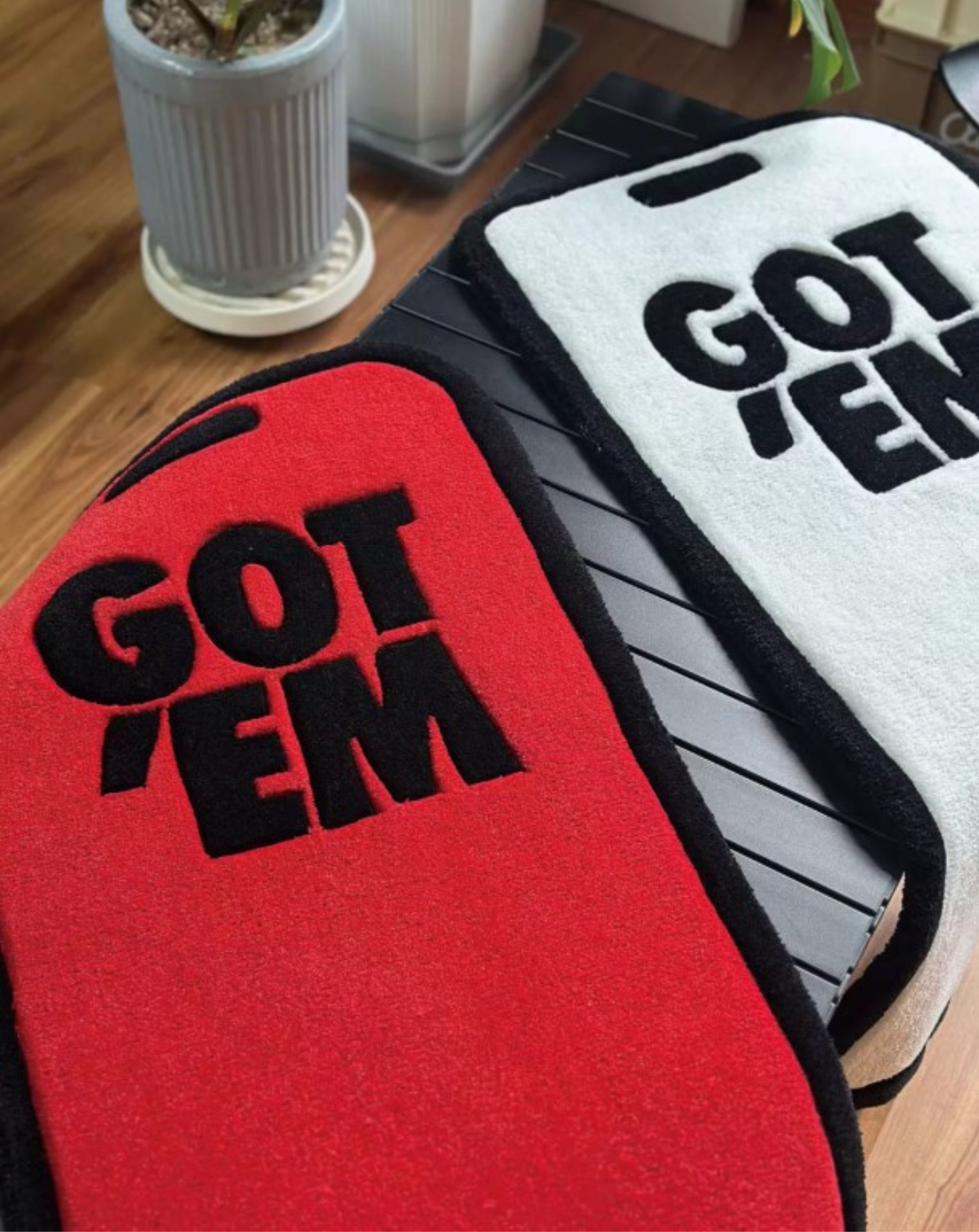 Got Em tufted rug red colorway streetwear hypebeast bedroom decor, sneaker display rug for clothing room setup, bold graphic floor rug for sneaker collection display
